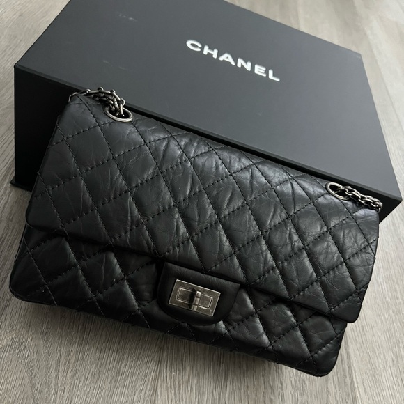CHANEL Handbags - Chanel Classic 2.55 Bag 224